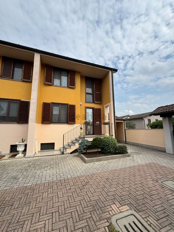 casa indipendente in vendita a Tribiano