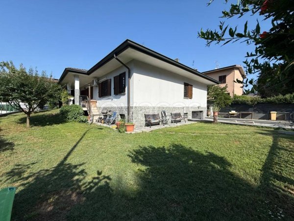 casa indipendente in vendita a Tribiano