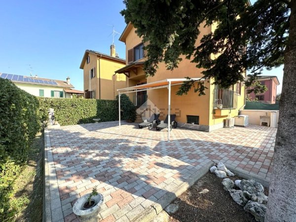 casa indipendente in vendita a Tribiano
