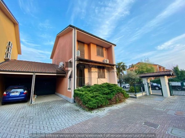 casa indipendente in vendita a Tribiano