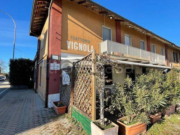 ufficio in vendita a Truccazzano in zona Corneliano Bertario