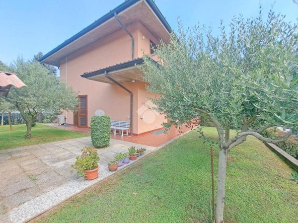 casa indipendente in vendita a Truccazzano in zona Albignano