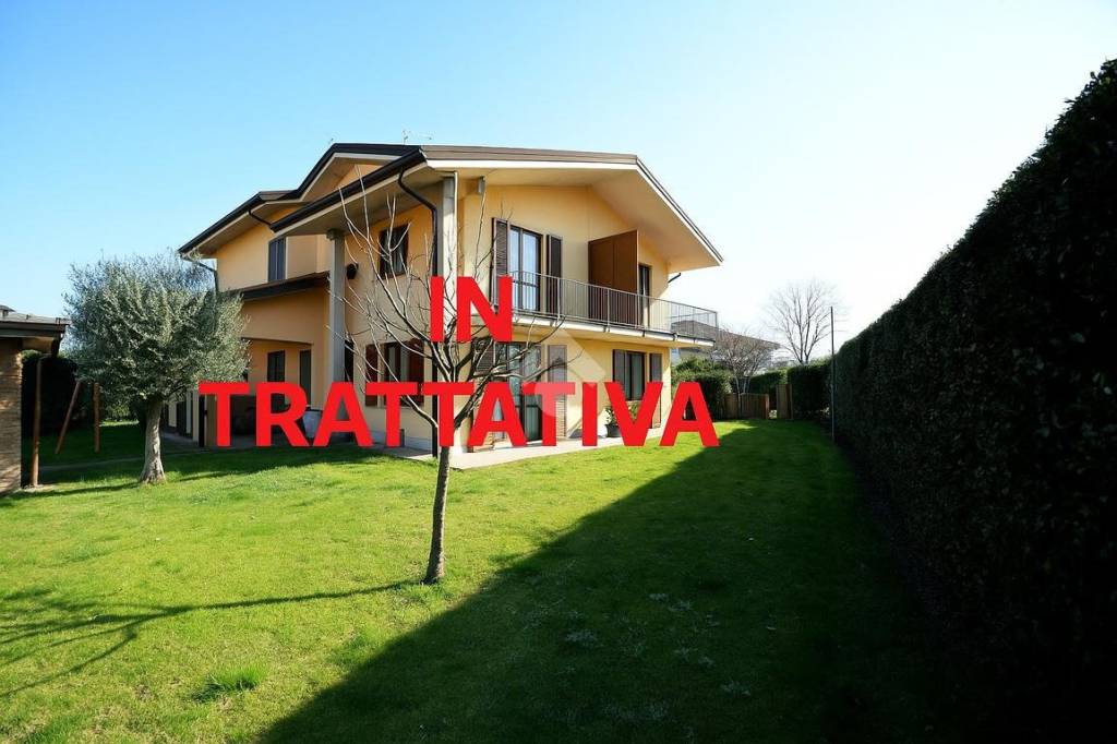 casa indipendente in vendita a Truccazzano in zona Albignano
