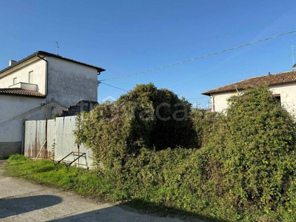locale commerciale in vendita a Truccazzano in zona Albignano