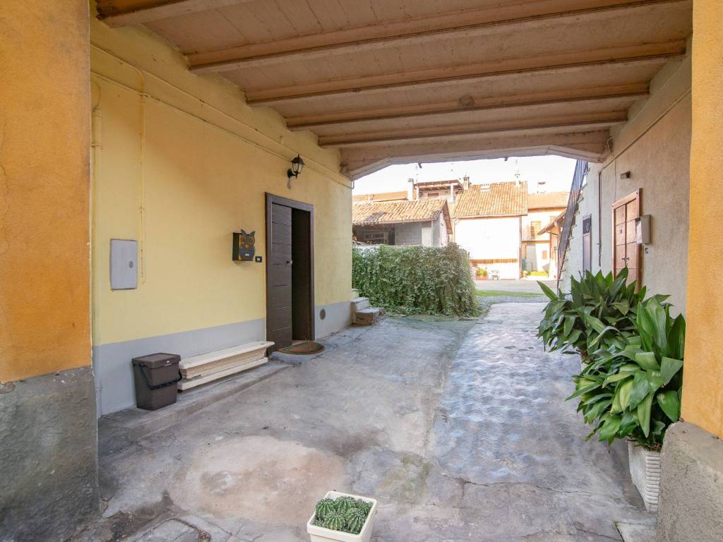 appartamento in vendita a Truccazzano in zona Albignano