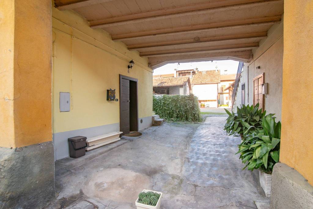 appartamento in vendita a Truccazzano in zona Albignano