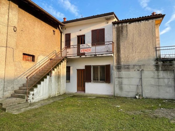 appartamento in vendita a Truccazzano in zona Corneliano Bertario