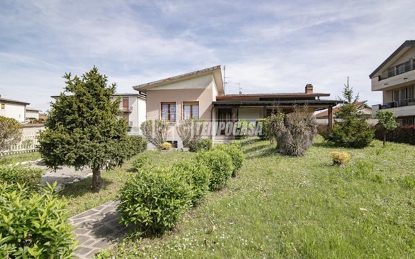 casa indipendente in vendita a Truccazzano in zona Albignano