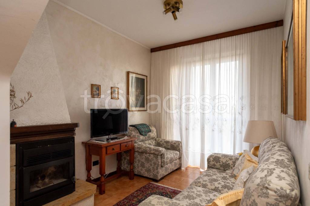casa indipendente in vendita a Truccazzano in zona Corneliano Bertario