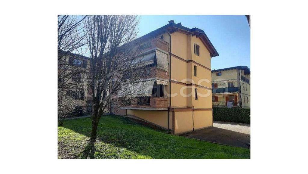 appartamento in vendita a Truccazzano in zona Cavaione