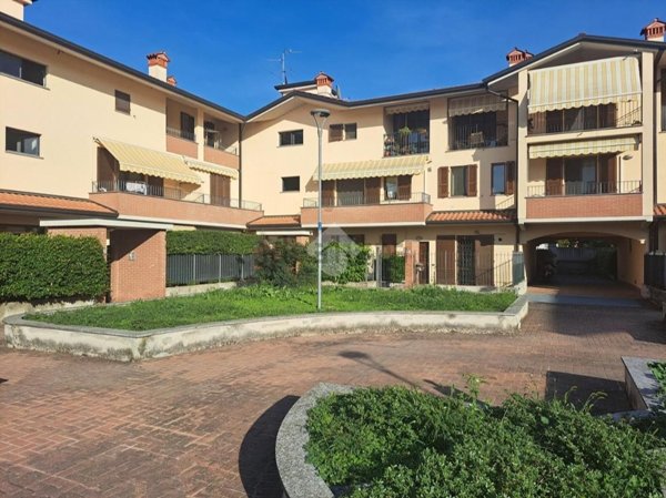 appartamento in vendita a Truccazzano in zona Albignano