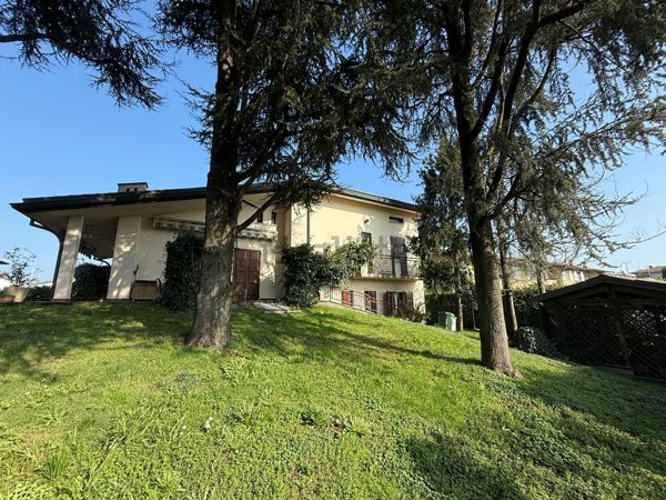 casa indipendente in vendita a Truccazzano