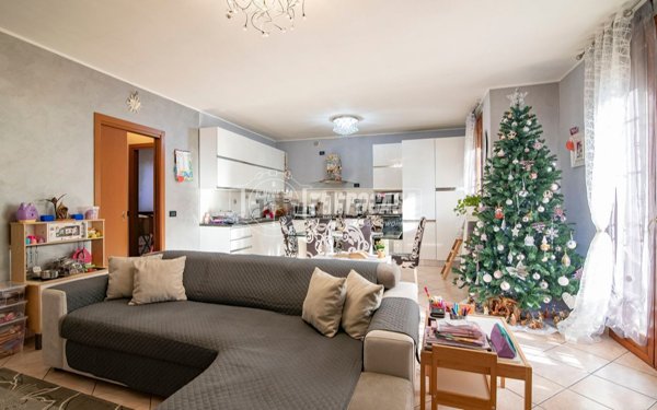 appartamento in vendita a Truccazzano in zona Cavaione