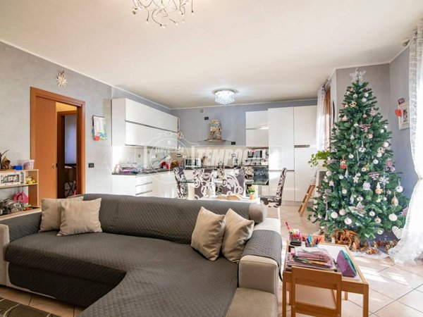 appartamento in vendita a Truccazzano in zona Cavaione