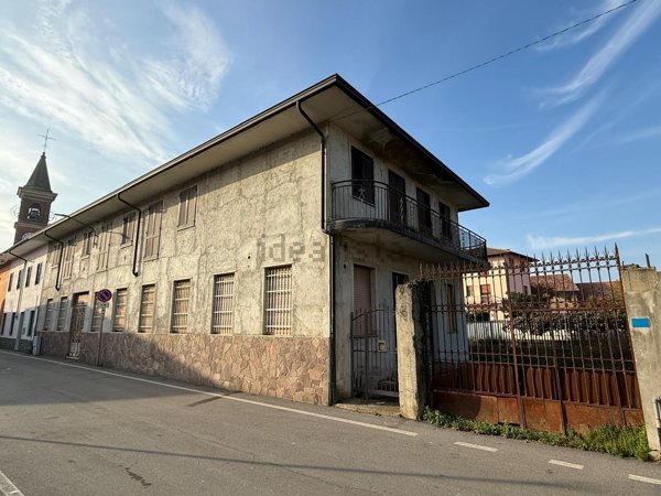 casa semindipendente in vendita a Truccazzano in zona Cavaione