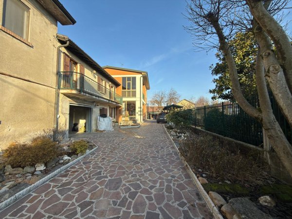 casa indipendente in vendita a Truccazzano