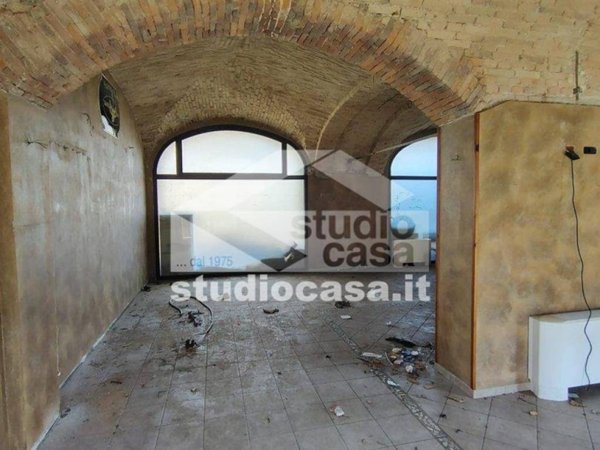 negozio in vendita a Truccazzano in zona Albignano