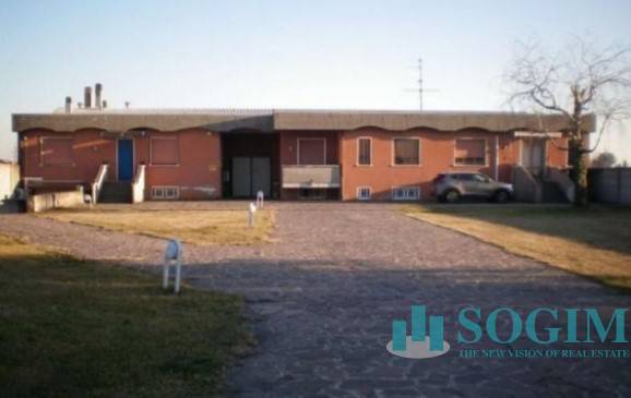 locale commerciale in vendita a Turbigo
