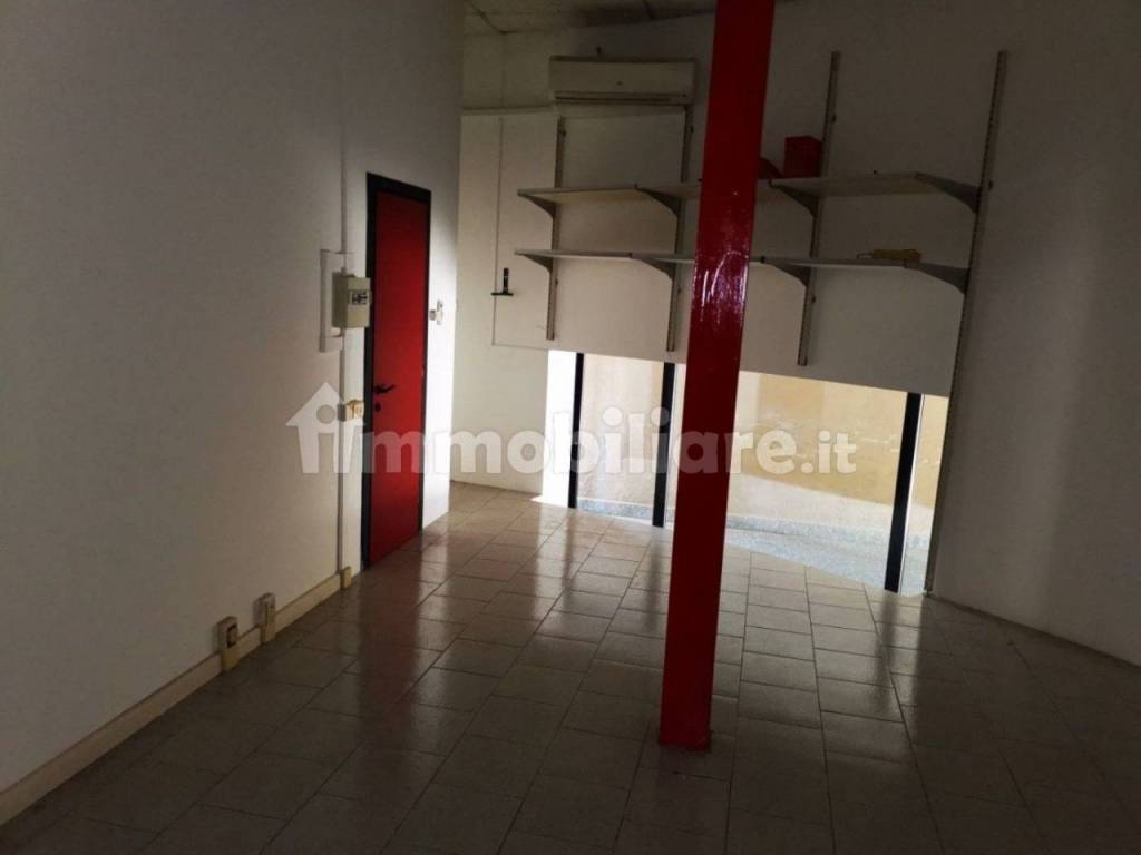 negozio in vendita a Turbigo