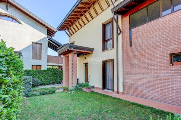 casa indipendente in vendita a Turbigo