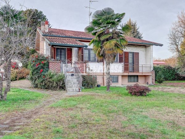 casa indipendente in vendita a Turbigo