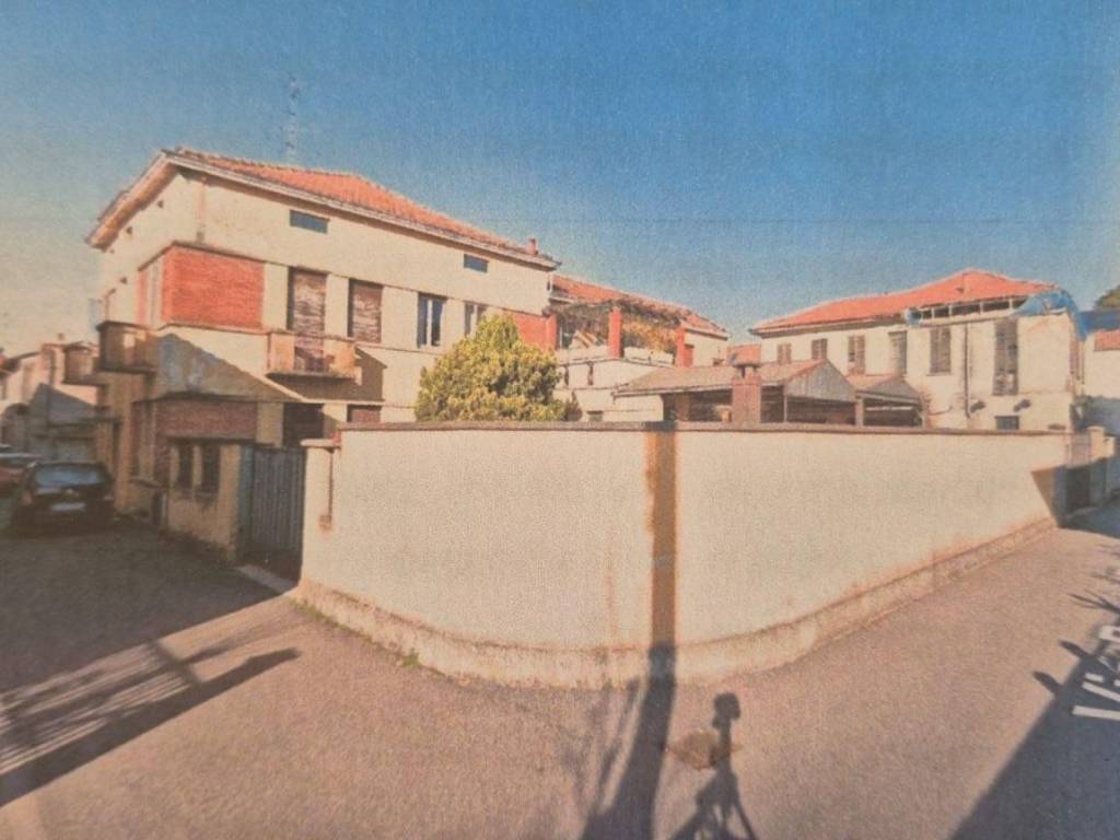 intera palazzina in vendita a Turbigo