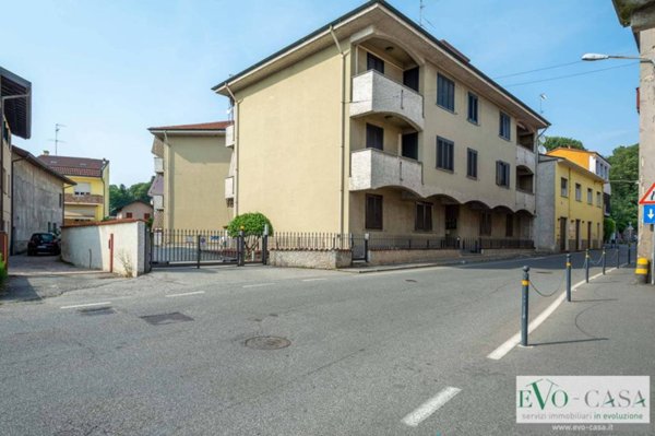 locale commerciale in vendita a Turbigo