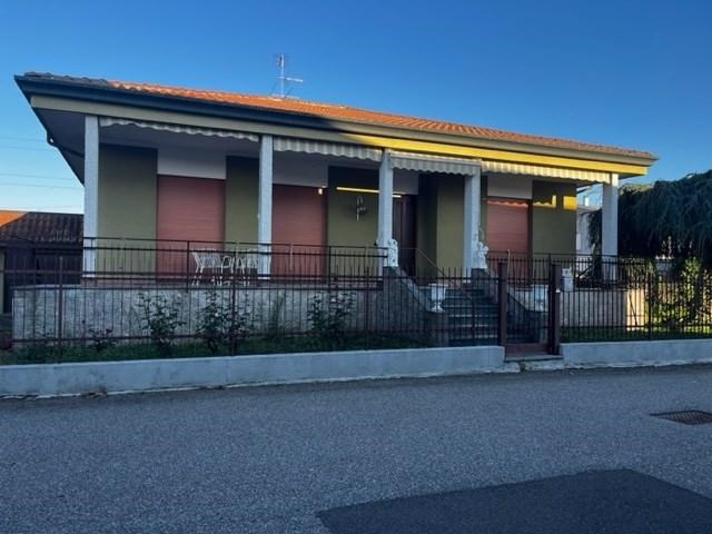 casa indipendente in vendita a Turbigo