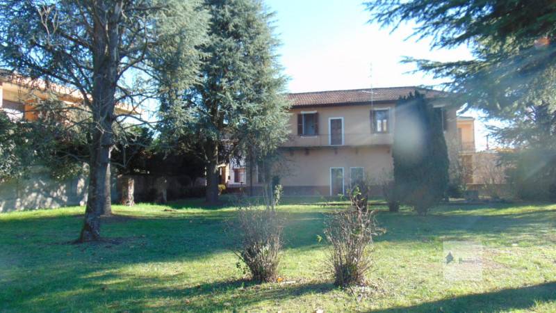 casa indipendente in vendita a Turbigo
