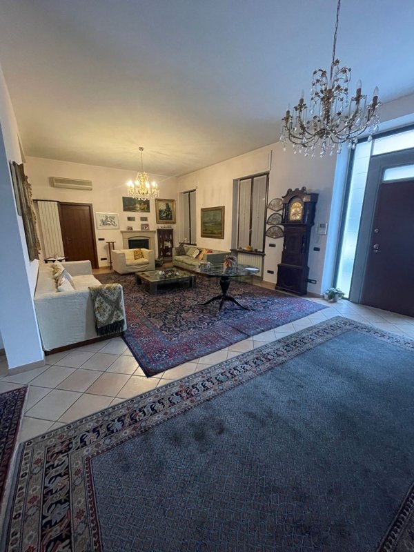 casa indipendente in vendita a Turbigo