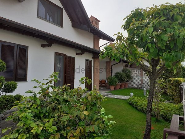 casa indipendente in vendita a Turbigo