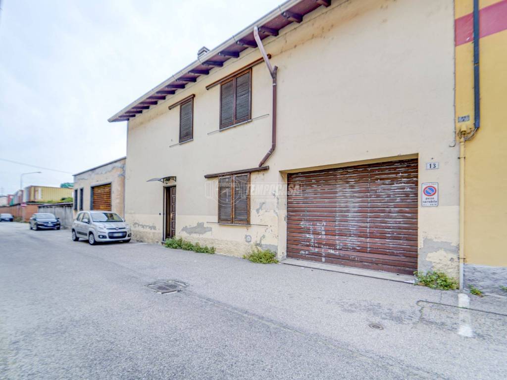 casa indipendente in vendita a Turbigo