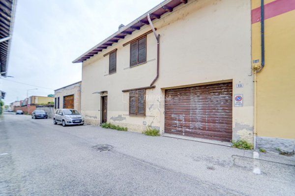 casa indipendente in vendita a Turbigo