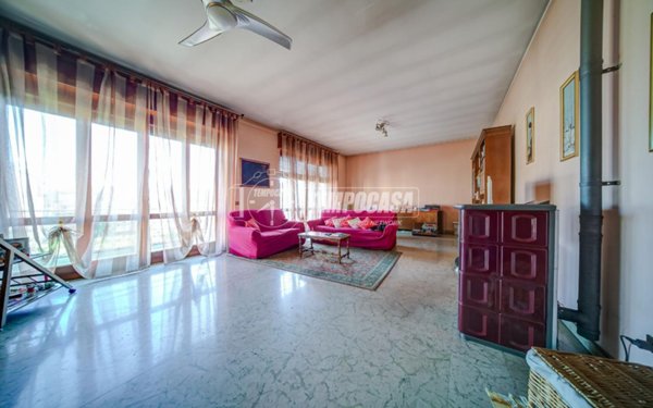 casa indipendente in vendita a Turbigo