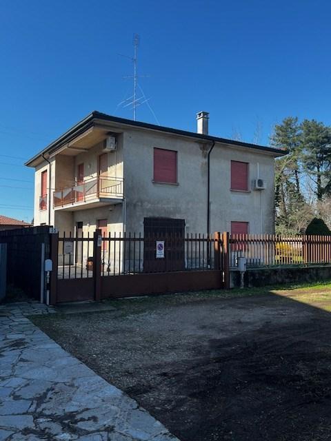 casa indipendente in vendita a Turbigo