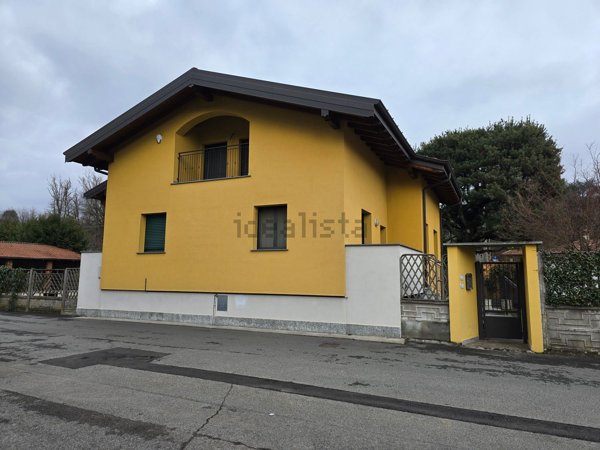 casa indipendente in vendita a Turbigo