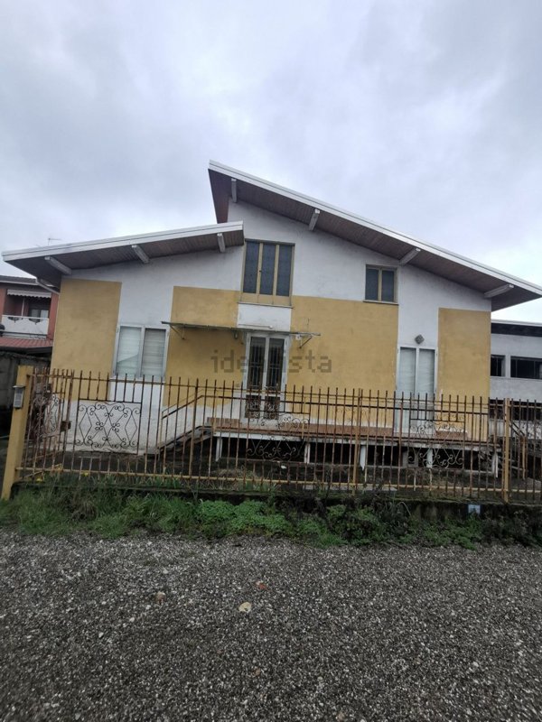 casa indipendente in vendita a Turbigo
