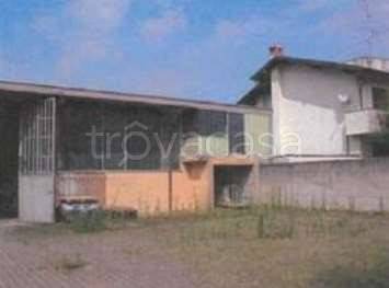 locale commerciale in vendita a Turbigo