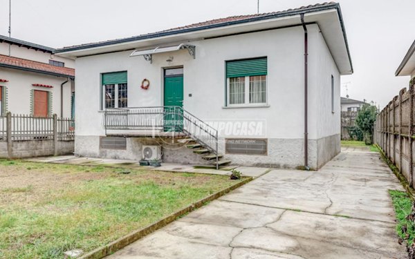 casa indipendente in vendita a Turbigo