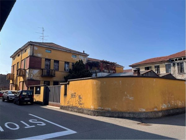 intera palazzina in vendita a Turbigo