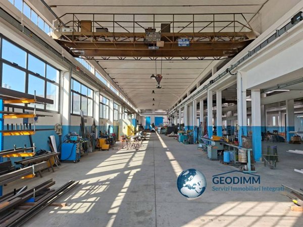locale commerciale in vendita a Turbigo