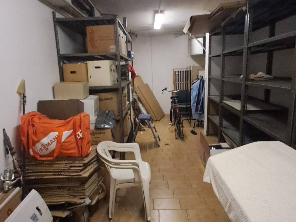 locale commerciale in vendita a Turbigo