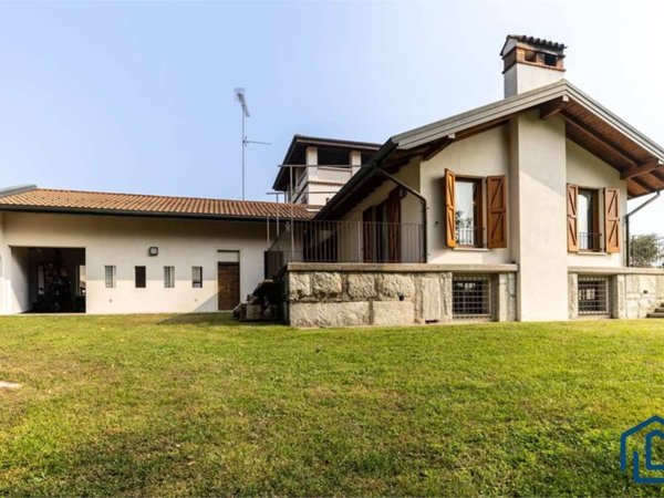 casa indipendente in vendita a Turbigo