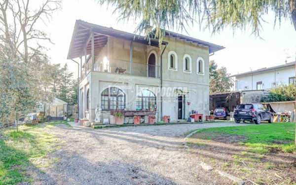 casa indipendente in vendita a Turbigo