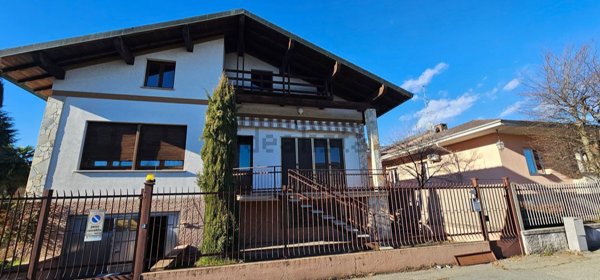 casa indipendente in vendita a Turbigo