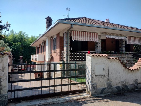 casa indipendente in vendita a Turbigo