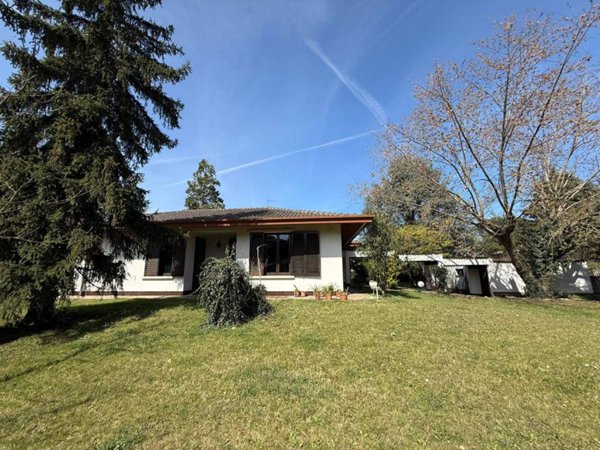 casa indipendente in vendita a Turbigo