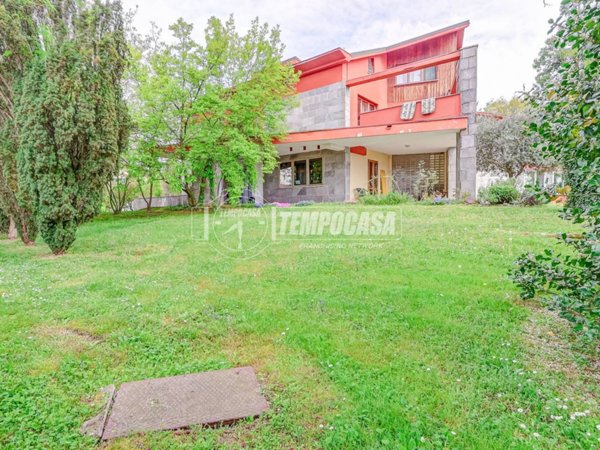 casa indipendente in vendita a Turbigo