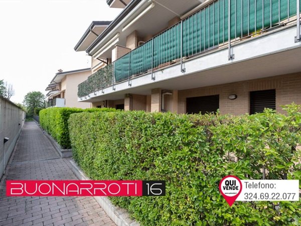 appartamento in vendita a Vanzago in zona Mantegazza