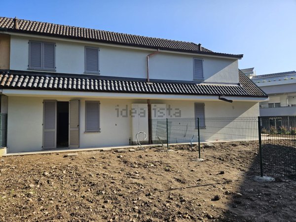 casa indipendente in vendita a Vanzago